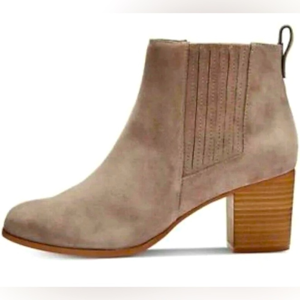 INC International Concepts Women’s FAINN Taupe Chelsea Boots-NIB